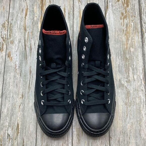 Converse x Dungeons & Dragons Limited Edition Chuck Taylor All Star Sneakers 9.5 - Picture 4 of 16